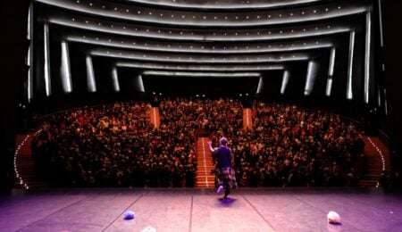 Oltre il sipario. Impresa, cultura, visione