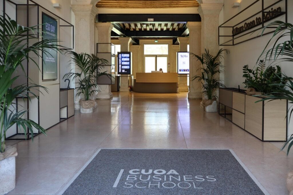 Interni rinnovati di Villa Valmarana Morosini presso CUOA Business School con il progetto di inclusione sociale realizzato in collaborazione con Brain ODV