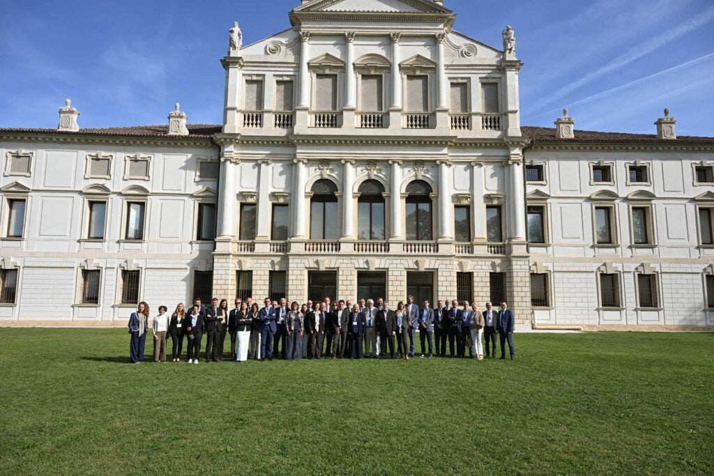 Partecipanti alla settima edizione dei Summit Accademici CUOA, incontro dedicato al confronto tra università e alta formazione sul futuro della didattica e dell'Intelligenza Artificiale.